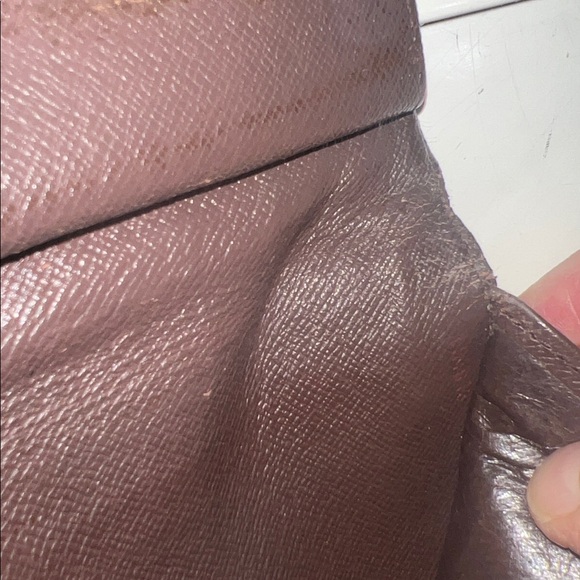 Louis Vuitton Damier Ebene International Wallet - Picture 13 of 17